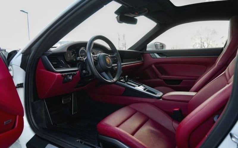276 Porsche 911 Carrera 4S (білий) без водія 0mK9