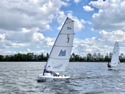 Белеет парус… Соревнования по парусному спорту в Магнитогорске собрали около сотни участников
