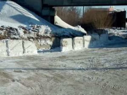 Спецстрой чистит ливнёвки