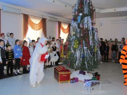 В «Районном доме культуры железнодорожников» прошла традиционная «Ёлка Главы Карталинского муниципального района»