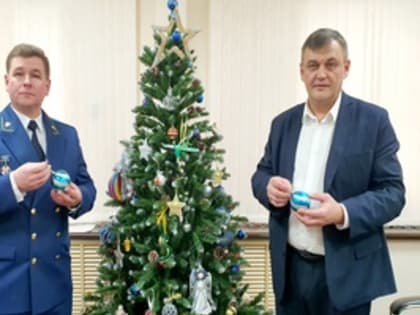 Глава Ашинского района Вадим Сергеев дал старт «Ёлке желаний»