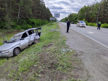 На дороге в Челябинской области скорая помощь с пациентом врезалась в ВАЗ-2111