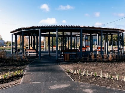 В поселке Первомайском завершились работы по благоустройству пешеходной зоны