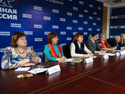 Сенатор Олег Цепкин принял участие во Всероссийском Форуме серебряного добровольчества