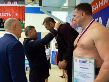 Начальник магнитогорской полиции стал призером турнира по плаванию