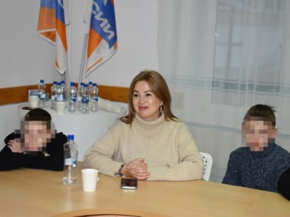 Уполномоченный по правам ребенка в Челябинской области Евгения Майорова встретилась с детьми из 11 субъектов Российской Федерации