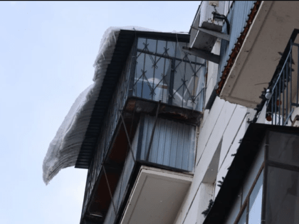 После двух случаев падения льда на детей в Челябинской области ввели контроль уборки крыш