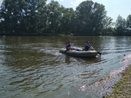 На Первом озере в Челябинске мужчина выпал с катамарана