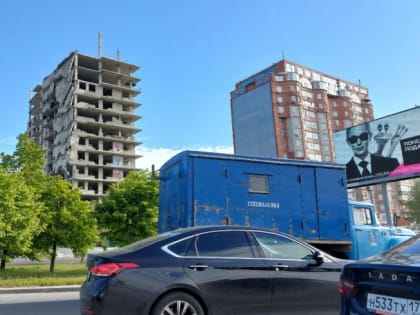 В центре Челябинска полностью снесли многоэтажный долгострой