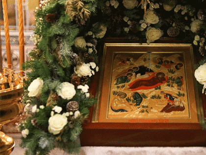 Православные верующие отмечают Рождество Христово