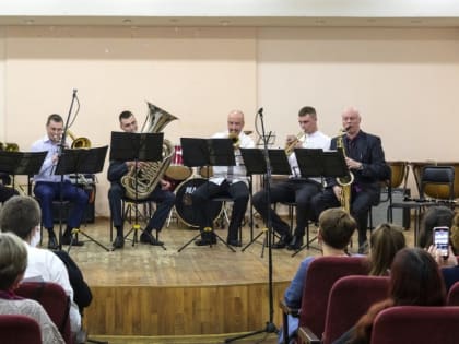 "Культурный коллаж" в колледже искусств