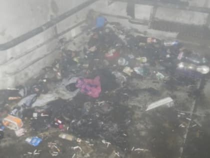 В Каслях из-за мусора загорелся дом