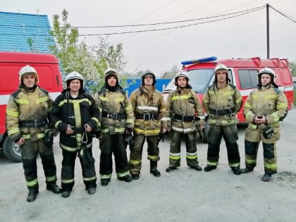 Глава округа Евгений Щербаков поблагодарил огнеборцев за ликвидацию вчерашнего пожара