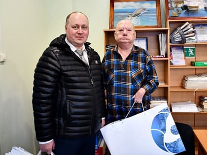 Руководители депутатского корпуса поздравили с Новым годом учреждения социальной сферы