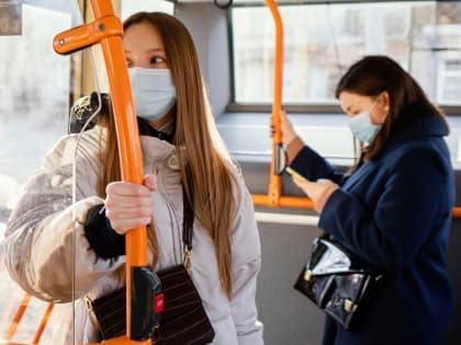 Ирина Гехт объяснила, кому из южноуральцев нужно срочно поставить прививку от коронавируса