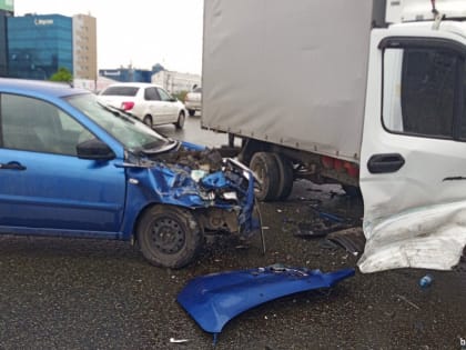 На «Меридиане» произошло ДТП с участием трёх автомобилей