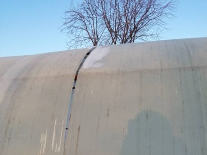 Теплица сломалась под тяжестью снега: заботы зимнего сезона