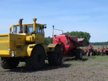 В Уйском районе мужчину переехал трактор