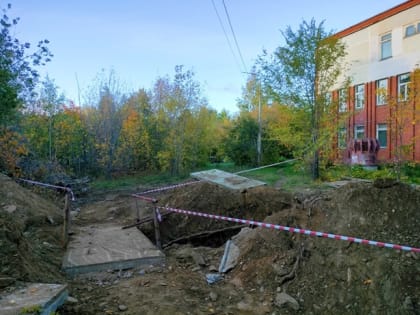 К бывшему недострою тянут трубы