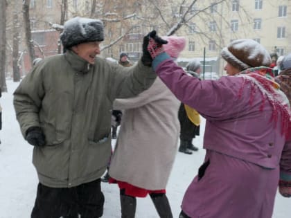 В Металлургическом районе дан старт празднику Масленицы