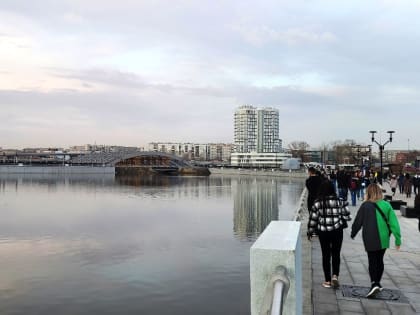 Судьба замороженного конгресс-холла в Челябинске пока не определена, а ХП еще работает