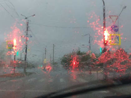 Челябинскую область на фоне +29 градусов накрыли дожди и грозы