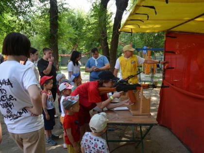 «Гонку героев» среди социально-реабилитационных центров Челябинска провели в Тракторозводском районе