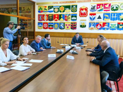 Председатель Законодательного Собрания области поручил депутатам провести встречи с населением