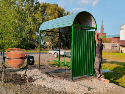 Новая автобусная остановка для жителей Нязепетровска