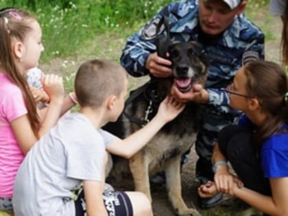 Кинологи Магнитогорска встретились с подрастающим поколением