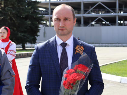 Глава района Юрий Кузнецов принял участие в церемонии открытия Аллеи Славы на «ЧТЗ – УРАЛТРАК»