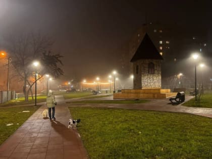 В челябинском сквере с остроконечной башней появилось новое освещение