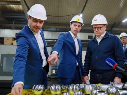 Алексей Текслер во время рабочей поездки осмотрел производственные мощности группы компаний LD