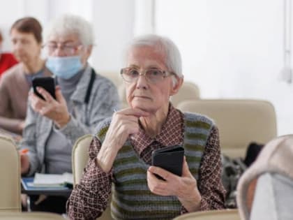 Ликбез XXI века: в Челябинске продолжается обучение цифровой грамотности людей старше 55 лет