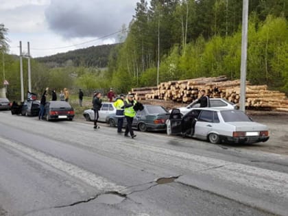 В Златоусте пресекли незаконную сходку любителей заниженных авто
