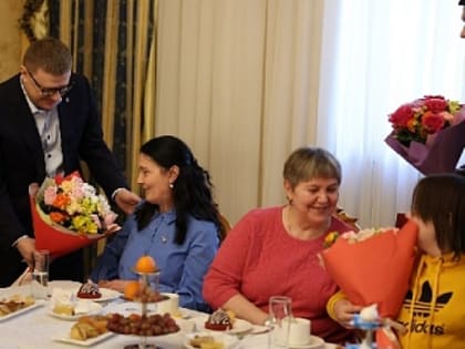 Алексей Текслер встретился с семьями, которые преодолевают онкологию