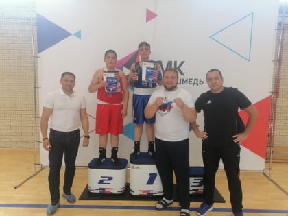 Четыре золотых и три серебряных медали завоевали миасские боксеры