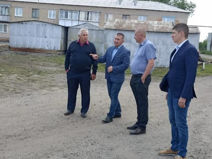 Контроль за ходом работ по партпроекту «Городская среда» прошел в селе Канашево Красноармейского района