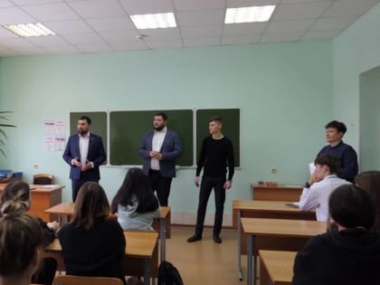 «Единая Россия» Металлургического района посетила юридический колледж