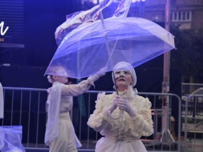 У здания театра имени А.С Пушкина выступили культурные объединения города