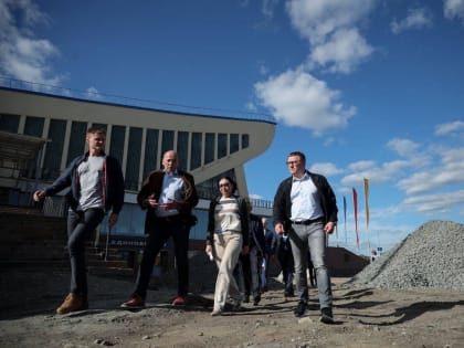 Расположат дружелюбно. Алексей Текслер проконтролировал ход работ по благоустройству общественных пространств