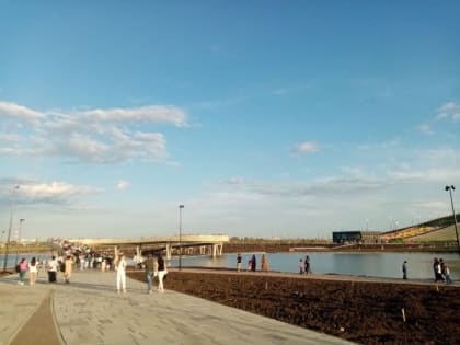 Фонтан в «Притяжении» теперь поёт «Я русский»