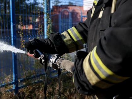 При пожаре в Магнитогорске из пятиэтажки эвакуировали шесть человек