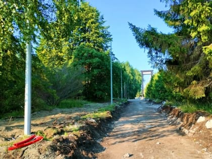 В парке Победы установили новые осветительные опоры