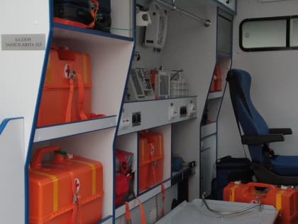 В Челябинске на заброшенной стройке бетонная плита упала на подростка