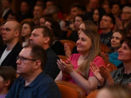 В Челябинске совместят комедию масок и современное искусство