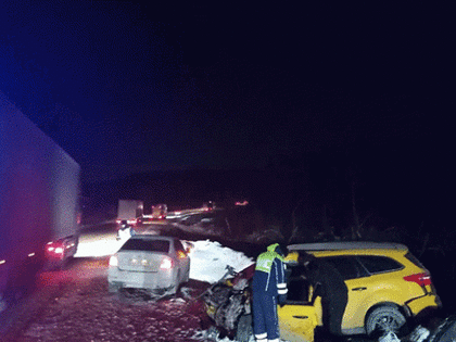Смертельное лобовое столкновение легковушки с грузовиком произошло в Златоусте