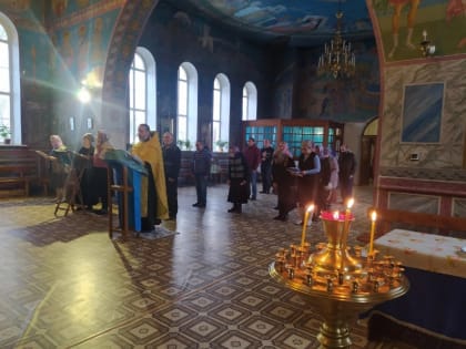 В храме Рождества Богородицы каждую среду совершается молебен о заступничестве российских воинов, участвующих в СВО