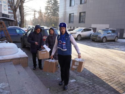 Медикаменты для бойцов передали в исполком «Единой России» врачи Детской городской клинической поликлиники № 1 г. Челябинска