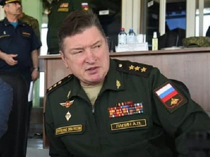 Владимир Путин присвоил звание героя командующему войсками ЦВО